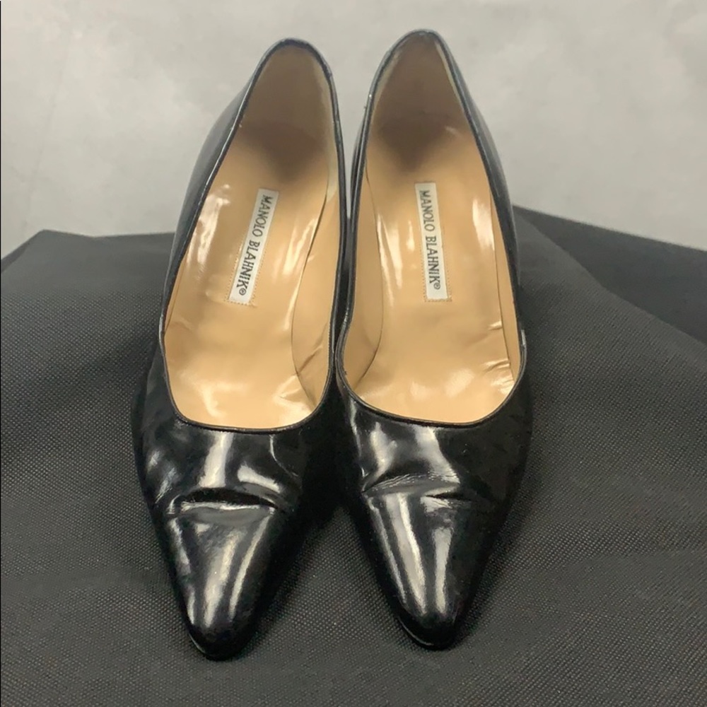 VINTAGE Manolo Blahnik Patent Leather Kitten Heals
